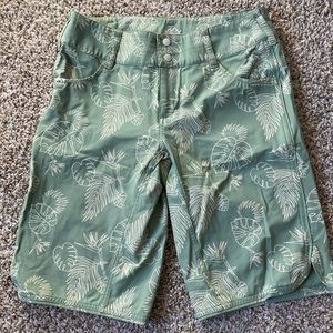 Wild Rye Freel Womens mountain biking shorts size 8